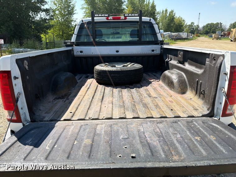 image for item FB5900 2011 GMC Sierra 2500HD Ext. Cab pickup truck