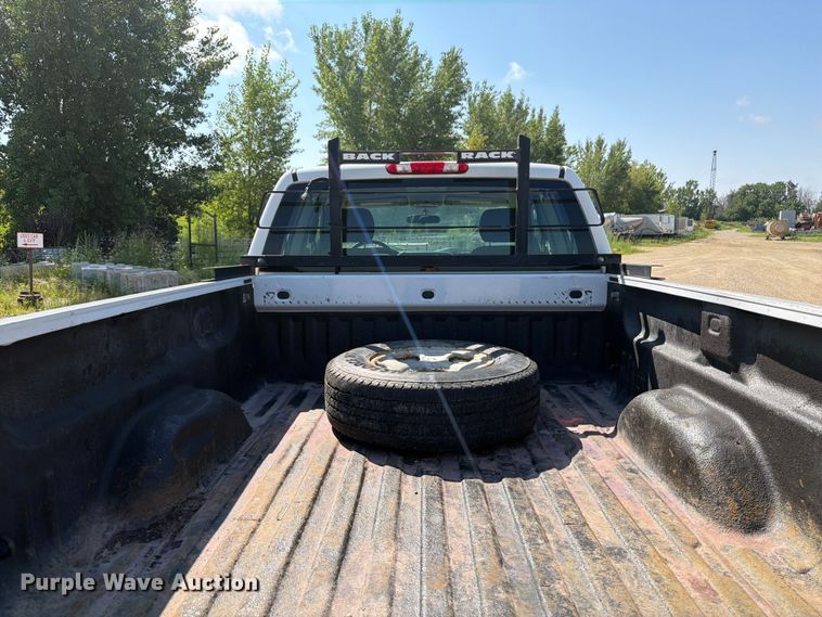 image for item FB5900 2011 GMC Sierra 2500HD Ext. Cab pickup truck
