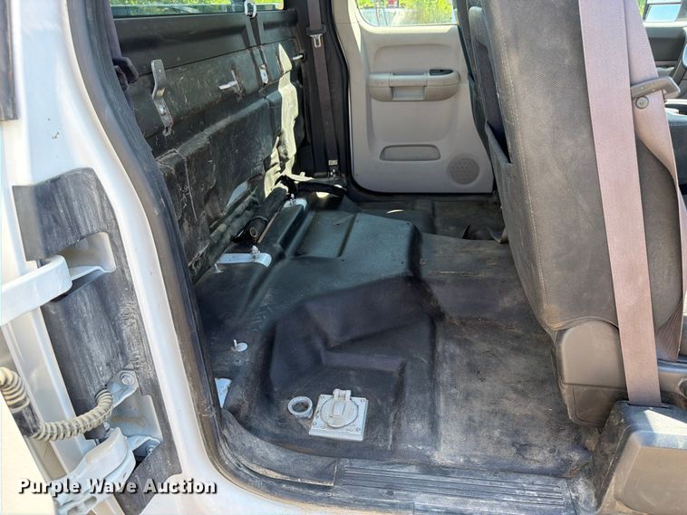 image for item FB5900 2011 GMC Sierra 2500HD Ext. Cab pickup truck