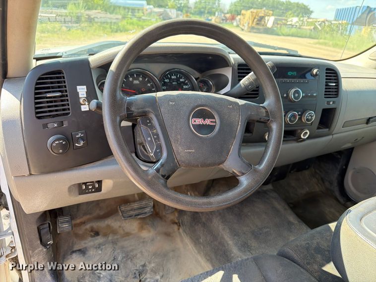 image for item FB5900 2011 GMC Sierra 2500HD Ext. Cab pickup truck