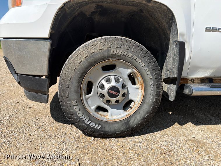 image for item FB5900 2011 GMC Sierra 2500HD Ext. Cab pickup truck