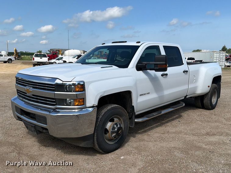 2016 Chevrolet Silverado 3500HD Crew Cab pickup truck