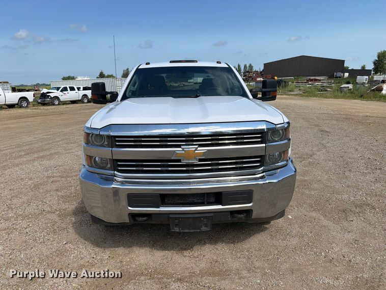 image for item FB5901 2016 Chevrolet Silverado 3500HD Crew Cab pickup truck