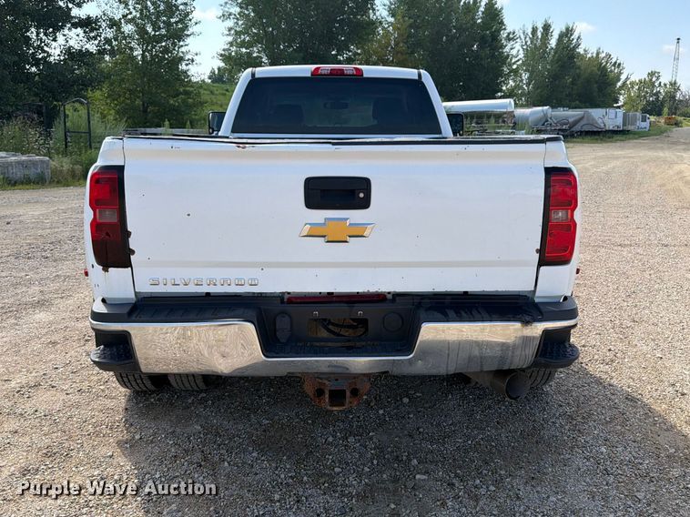 image for item FB5901 2016 Chevrolet Silverado 3500HD Crew Cab pickup truck