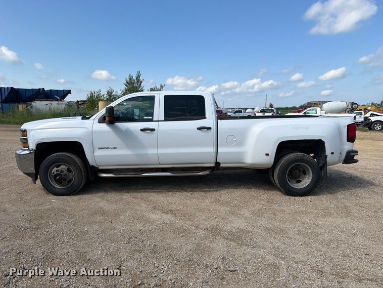image for item FB5901 2016 Chevrolet Silverado 3500HD Crew Cab pickup truck