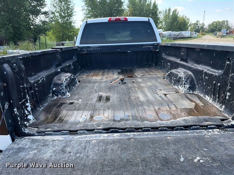 image for item FB5901 2016 Chevrolet Silverado 3500HD Crew Cab pickup truck