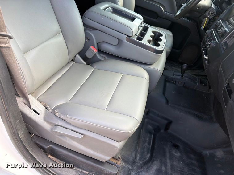image for item FB5901 2016 Chevrolet Silverado 3500HD Crew Cab pickup truck