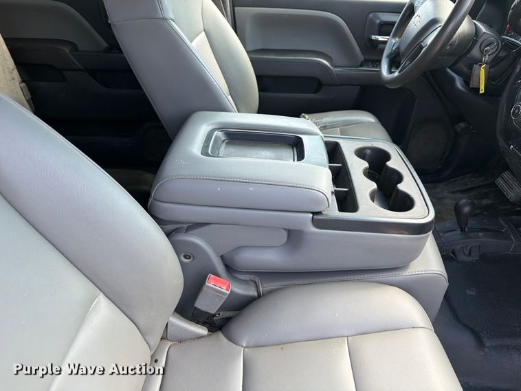 image for item FB5901 2016 Chevrolet Silverado 3500HD Crew Cab pickup truck
