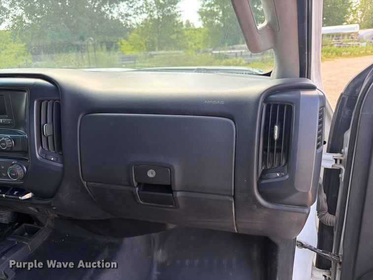 image for item FB5901 2016 Chevrolet Silverado 3500HD Crew Cab pickup truck