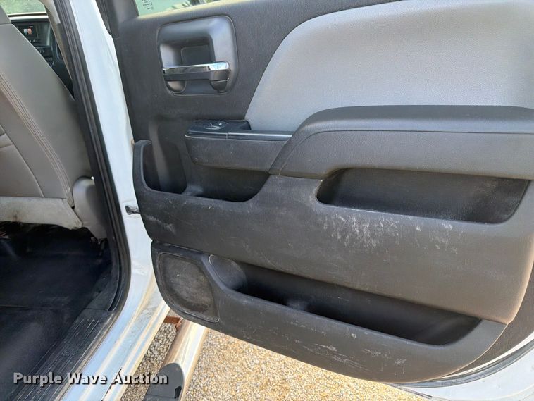 image for item FB5901 2016 Chevrolet Silverado 3500HD Crew Cab pickup truck