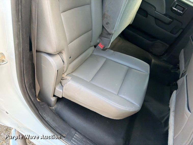 image for item FB5901 2016 Chevrolet Silverado 3500HD Crew Cab pickup truck