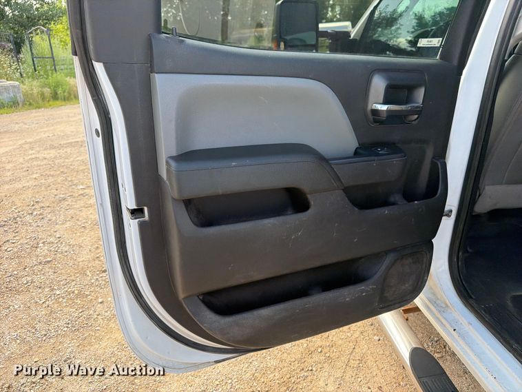 image for item FB5901 2016 Chevrolet Silverado 3500HD Crew Cab pickup truck