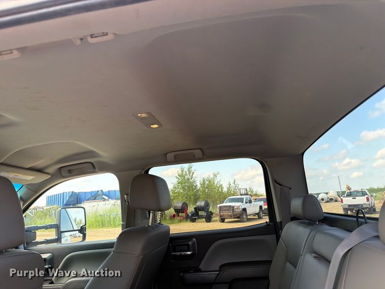 image for item FB5901 2016 Chevrolet Silverado 3500HD Crew Cab pickup truck