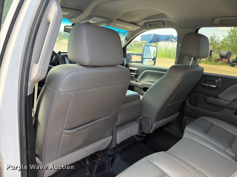 image for item FB5901 2016 Chevrolet Silverado 3500HD Crew Cab pickup truck
