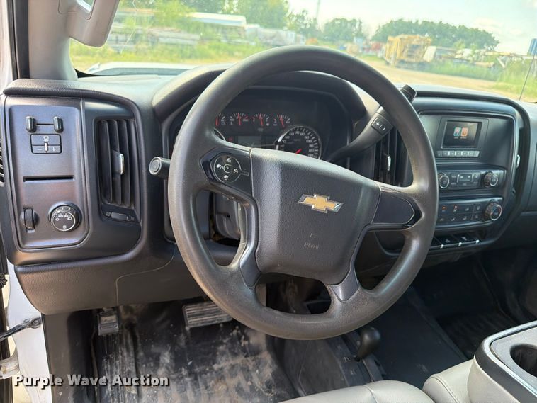 image for item FB5901 2016 Chevrolet Silverado 3500HD Crew Cab pickup truck