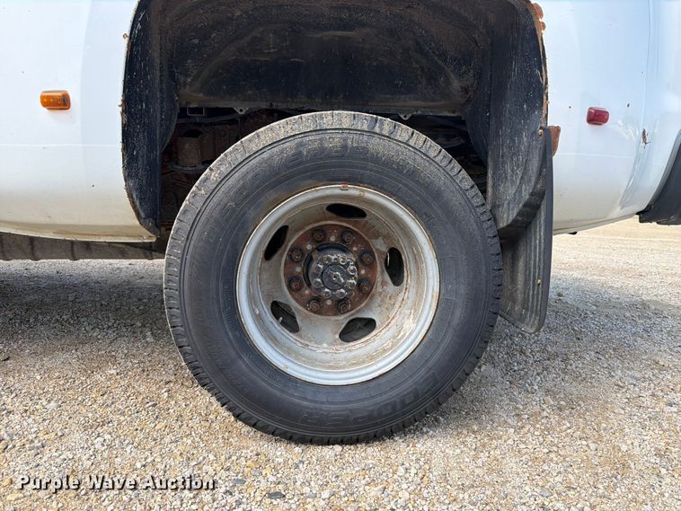 image for item FB5901 2016 Chevrolet Silverado 3500HD Crew Cab pickup truck