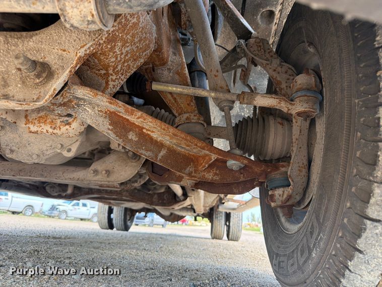 image for item FB5901 2016 Chevrolet Silverado 3500HD Crew Cab pickup truck