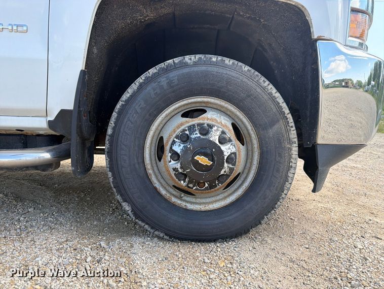 image for item FB5901 2016 Chevrolet Silverado 3500HD Crew Cab pickup truck