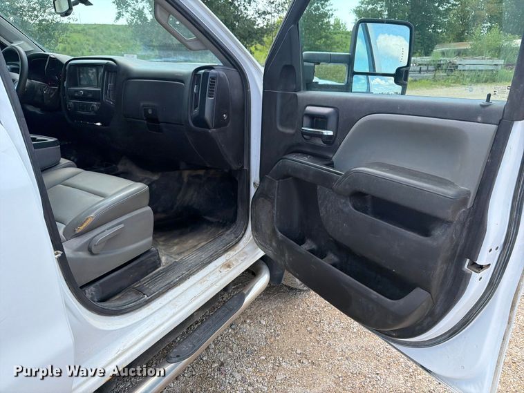image for item FB5902 2016 GMC Sierra 3500HD Ext. Cab pickup truck
