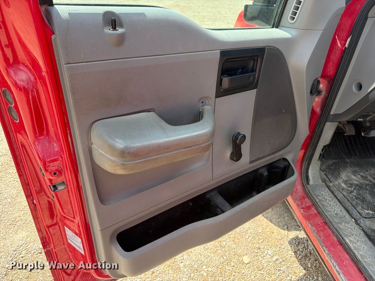 image for item FB5903 2006 Ford F150 pickup truck