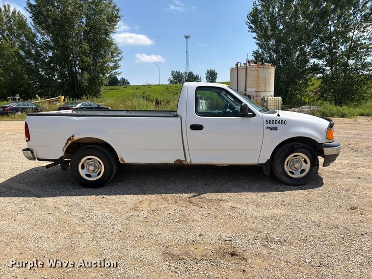 image for item FB5905 2004 Ford F150 pickup truck