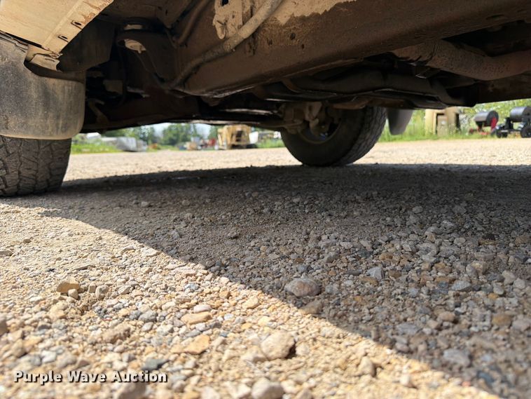image for item FB5905 2004 Ford F150 pickup truck