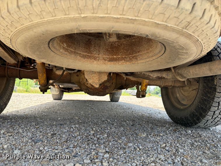 image for item FB5905 2004 Ford F150 pickup truck