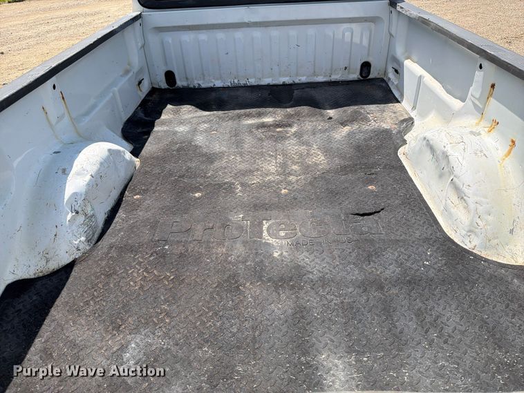 image for item FB5905 2004 Ford F150 pickup truck