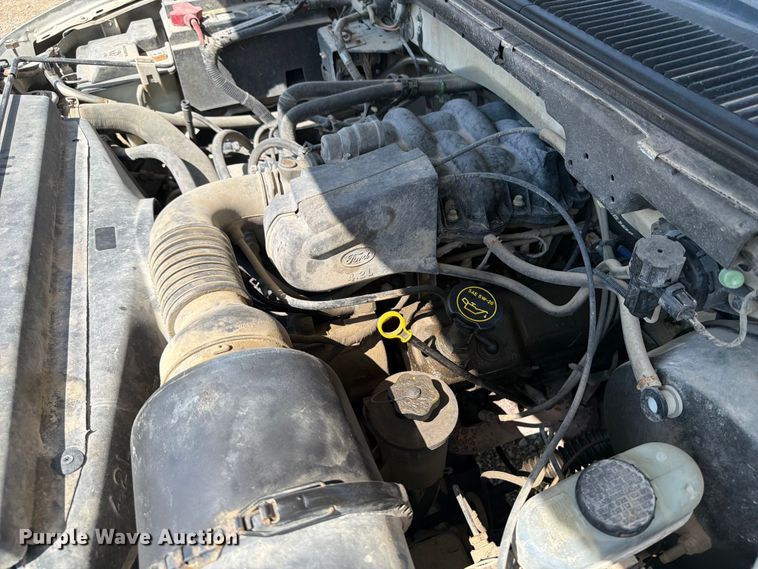 image for item FB5905 2004 Ford F150 pickup truck