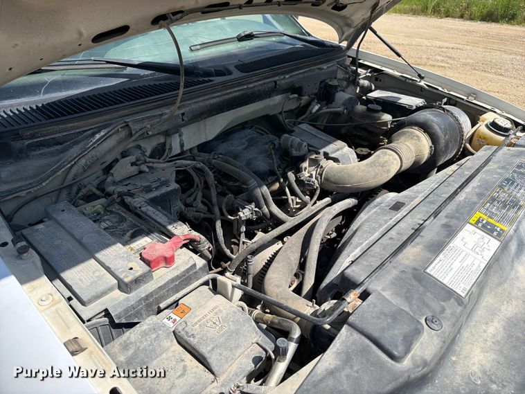image for item FB5905 2004 Ford F150 pickup truck