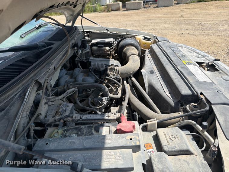 image for item FB5905 2004 Ford F150 pickup truck