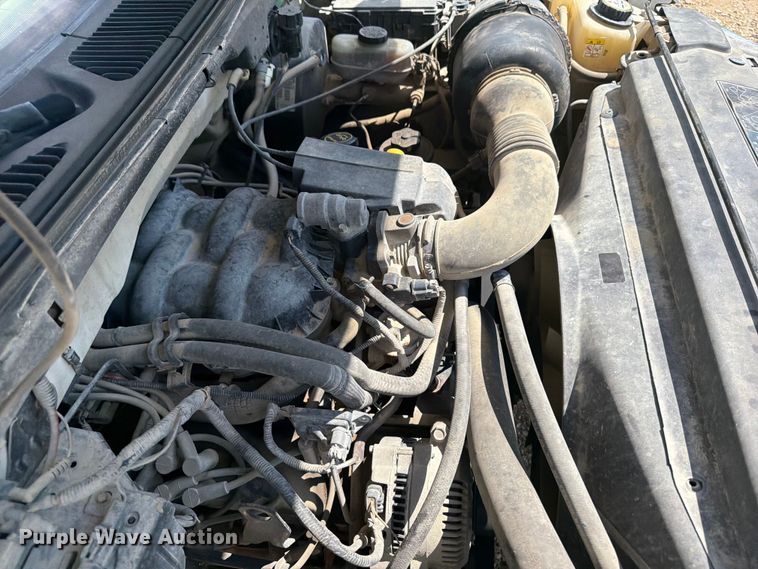 image for item FB5905 2004 Ford F150 pickup truck