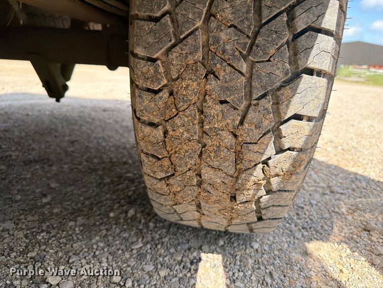 image for item FB5905 2004 Ford F150 pickup truck