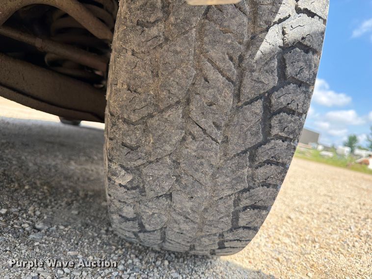 image for item FB5905 2004 Ford F150 pickup truck