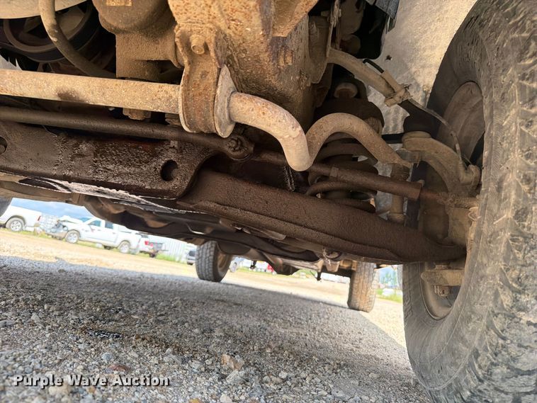 image for item FB5905 2004 Ford F150 pickup truck