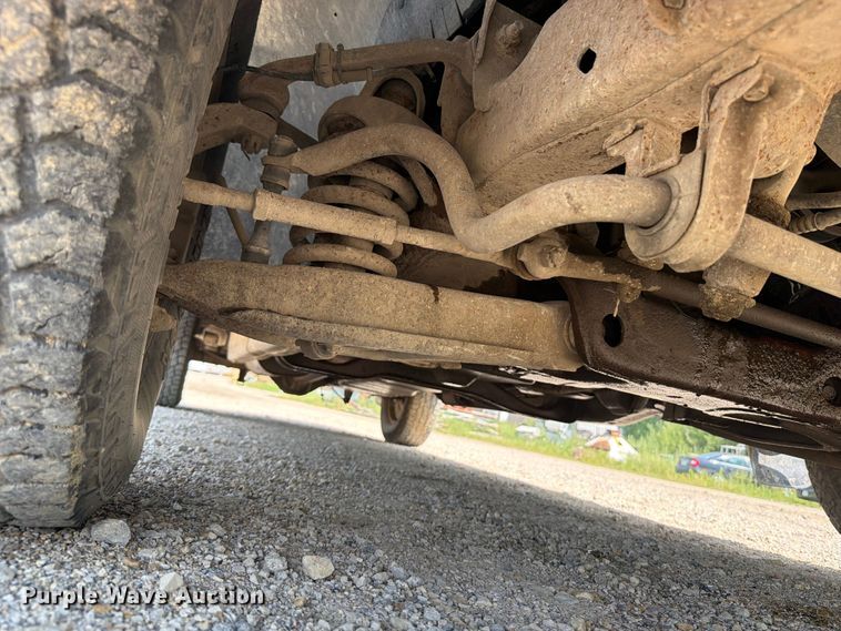 image for item FB5905 2004 Ford F150 pickup truck