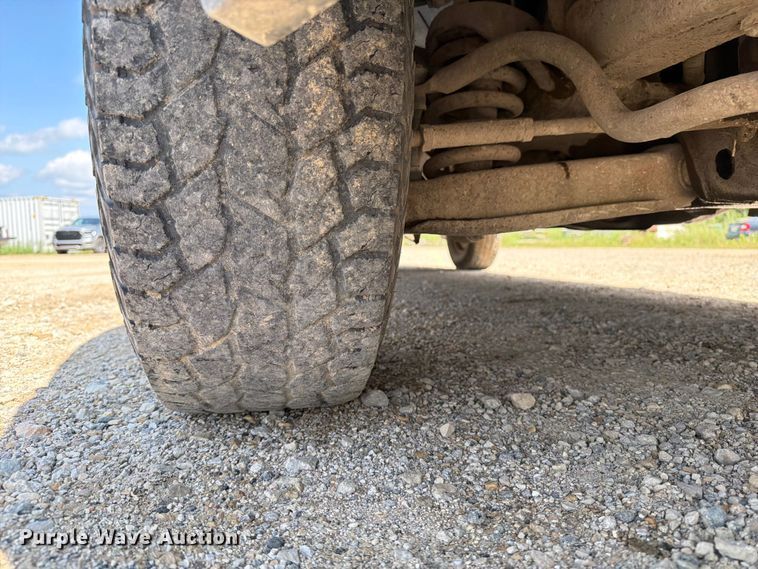 image for item FB5905 2004 Ford F150 pickup truck