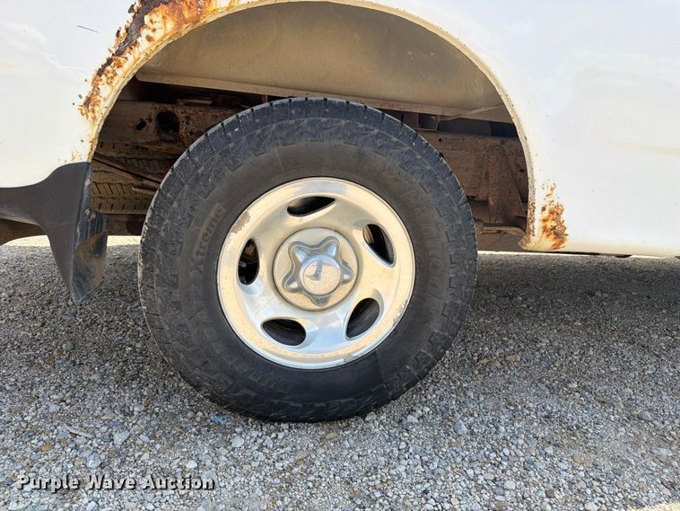 image for item FB5905 2004 Ford F150 pickup truck