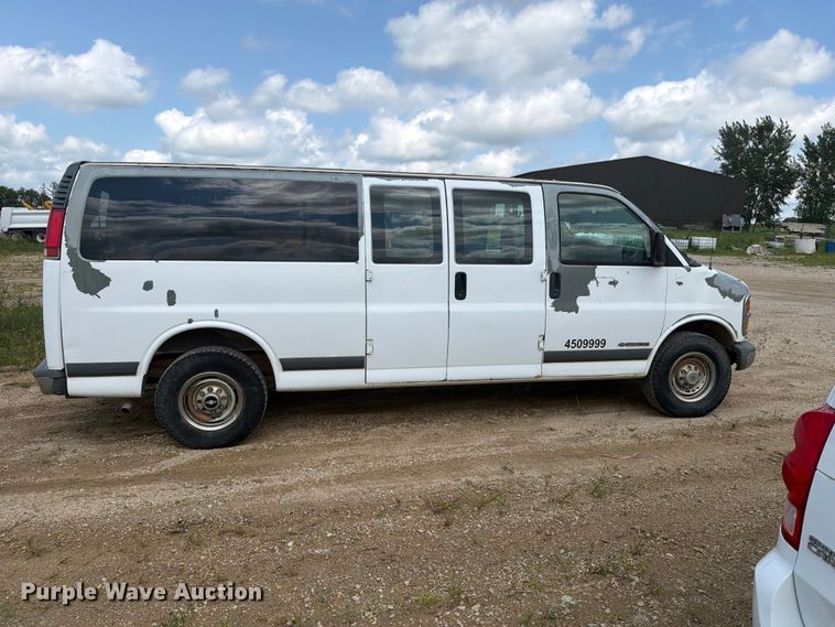 image for item FB5911 1999 Chevrolet Express 3500 van