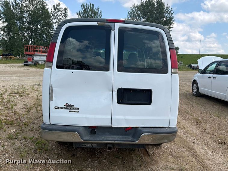 image for item FB5911 1999 Chevrolet Express 3500 van