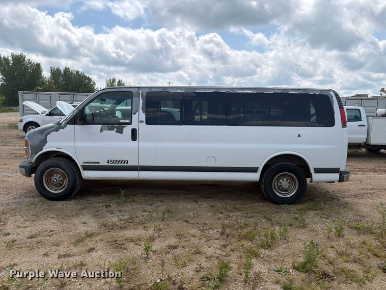 image for item FB5911 1999 Chevrolet Express 3500 van