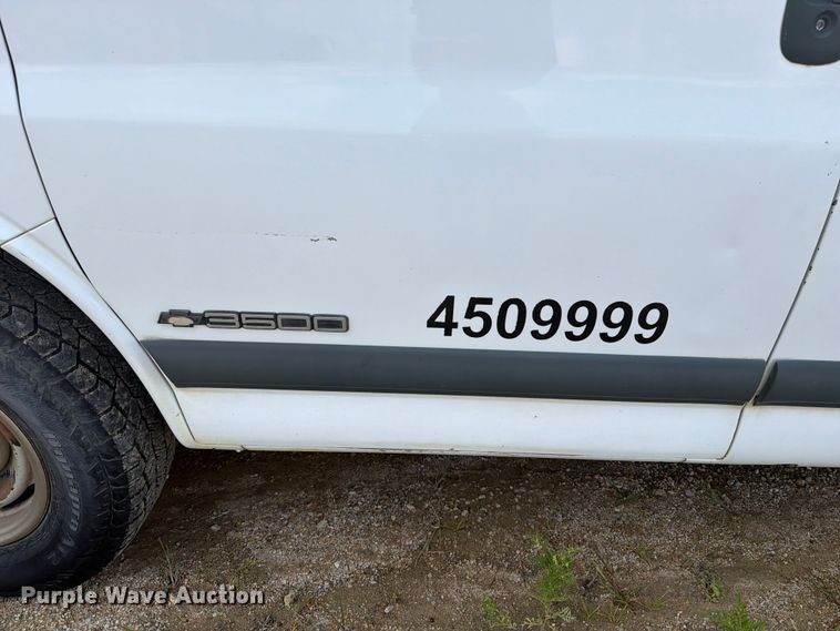 image for item FB5911 1999 Chevrolet Express 3500 van