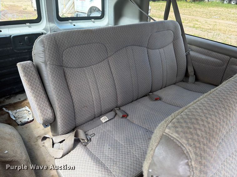 image for item FB5911 1999 Chevrolet Express 3500 van