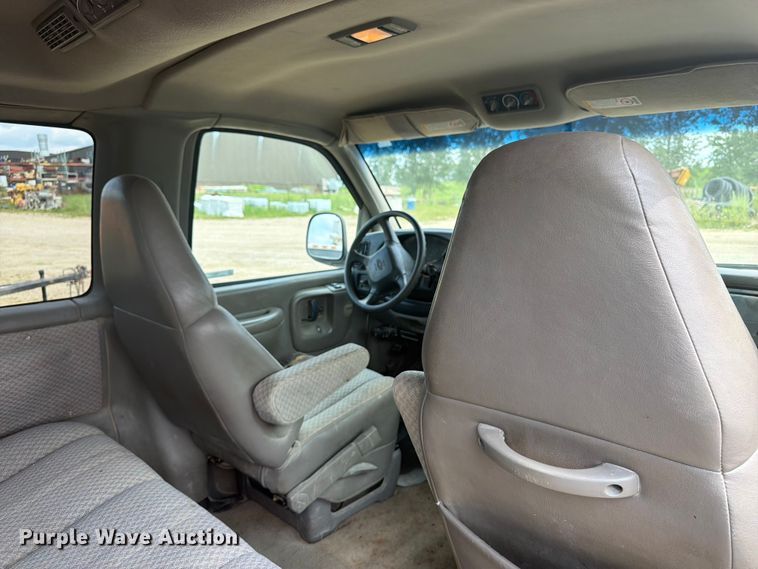 image for item FB5911 1999 Chevrolet Express 3500 van