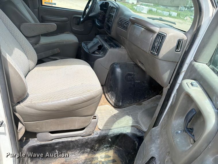 image for item FB5911 1999 Chevrolet Express 3500 van