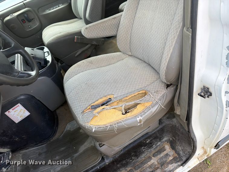 image for item FB5911 1999 Chevrolet Express 3500 van