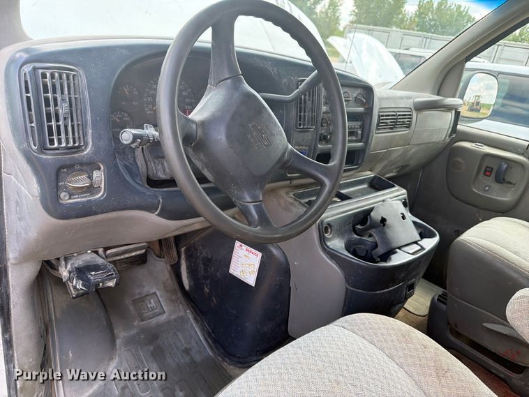 image for item FB5911 1999 Chevrolet Express 3500 van