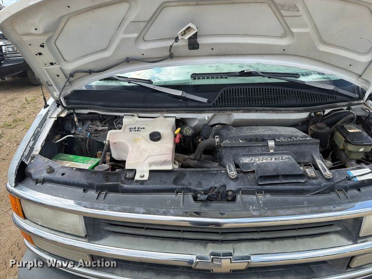 image for item FB5911 1999 Chevrolet Express 3500 van