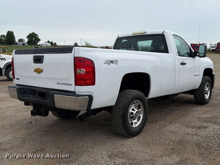 image for item FB5932 2012 Chevrolet Silverado 2500HD pickup truck