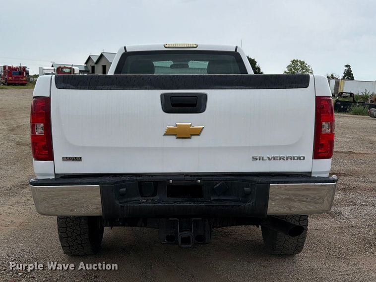 image for item FB5932 2012 Chevrolet Silverado 2500HD pickup truck